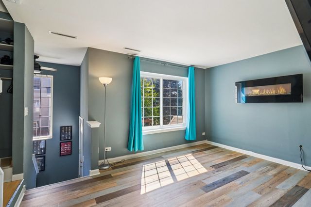 47 S Treehouse Lane, Round Lake, IL 60073