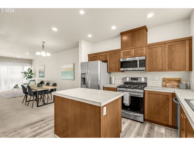 7364 Nw ELISE Ave, Portland, OR 97229