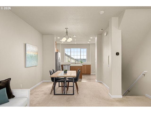 7364 Nw ELISE Ave, Portland, OR 97229