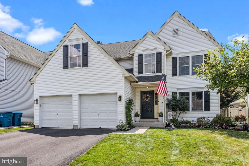 4198 MILADIES LN, Doylestown, PA 18902
