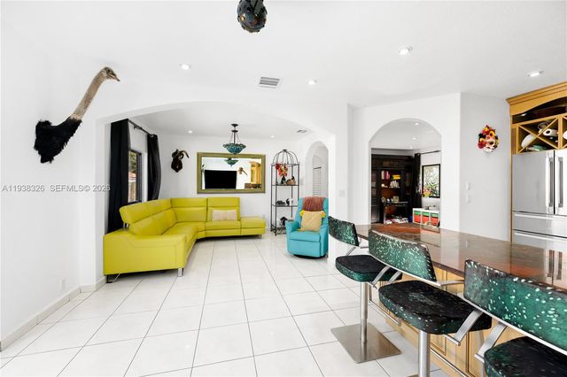 8935 NW 164th St, Miami Lakes, FL 33018