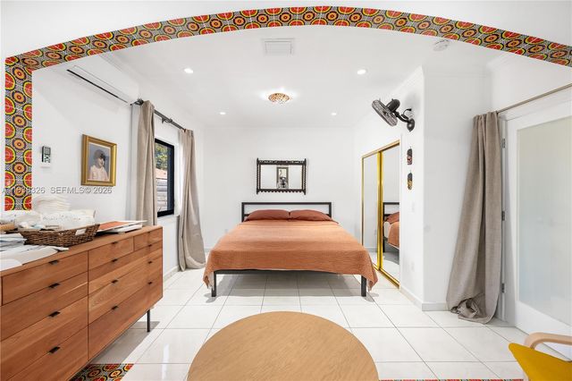 8935 NW 164th St, Miami Lakes, FL 33018