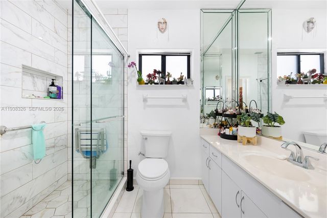 8935 NW 164th St, Miami Lakes, FL 33018