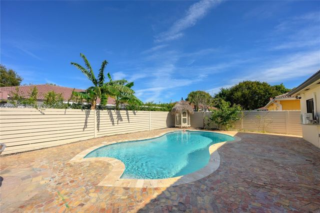 8935 NW 164th St, Miami Lakes, FL 33018