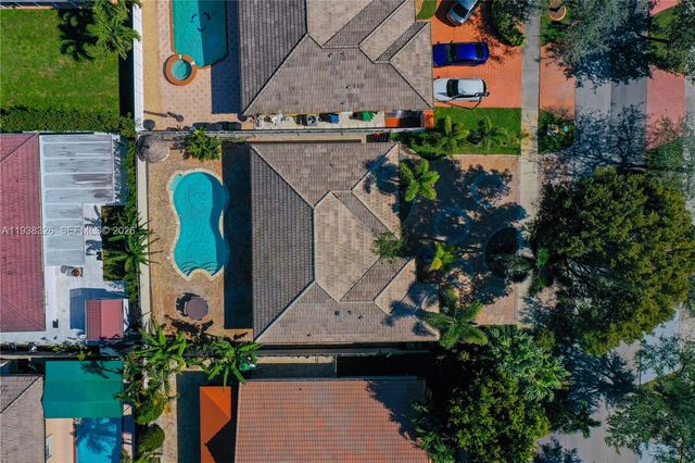 8935 NW 164th St, Miami Lakes, FL 33018