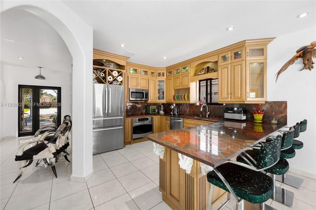 8935 NW 164th St, Miami Lakes, FL 33018