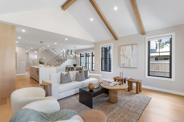 20 Salisbury Right, Newton, MA 02458