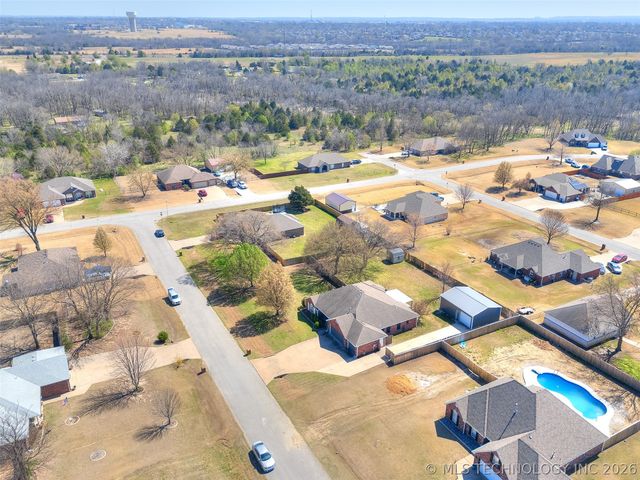 8916 E 105th Street North, Owasso, OK 74055