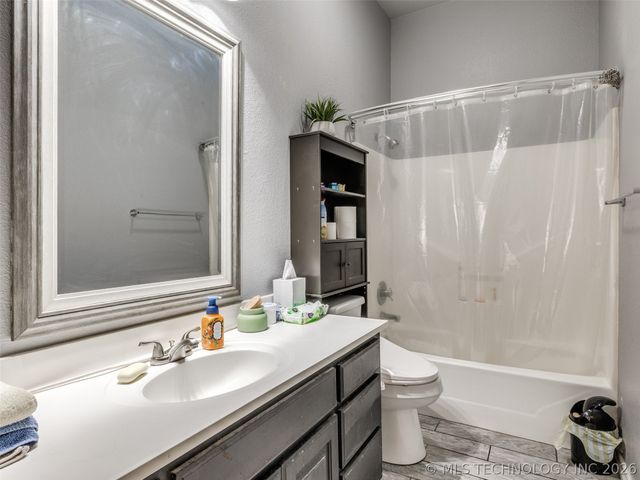 8916 E 105th Street North, Owasso, OK 74055