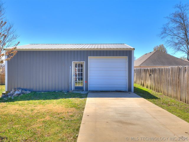 8916 E 105th Street North, Owasso, OK 74055