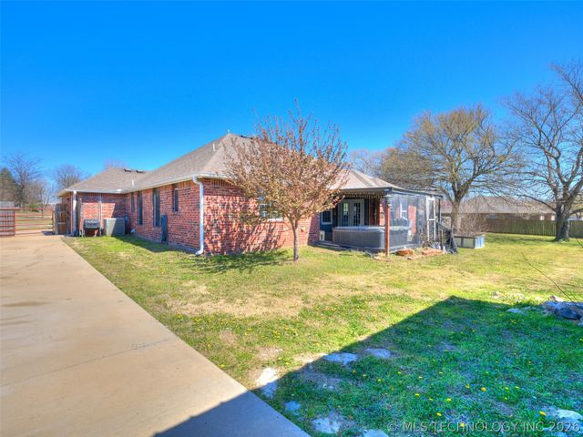 8916 E 105th Street North, Owasso, OK 74055