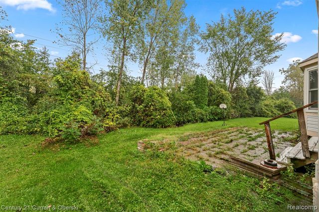 25274 Christina Drive, Brownstown, MI 48134
