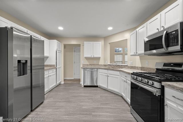 25274 Christina Drive, Brownstown, MI 48134