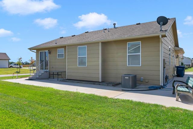 1028 Bedell Rd, Augusta, KS 67010