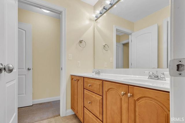 3907 E Breckenmore Drive, Bloomington, IN 47401