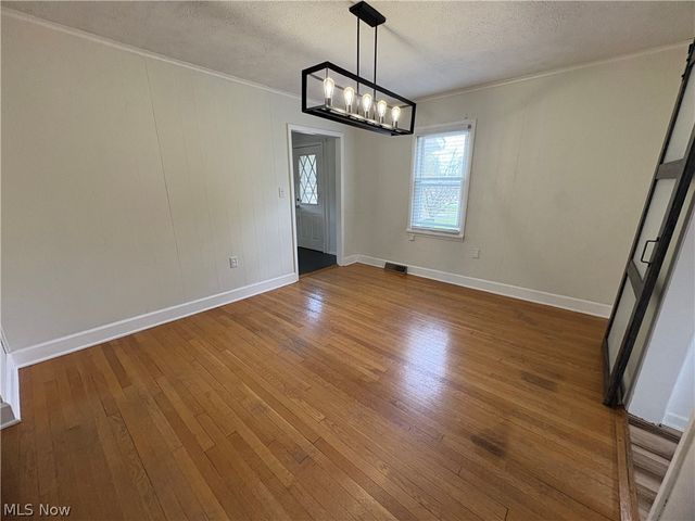 135 Overbaugh Avenue, St Clairsville, OH 43950