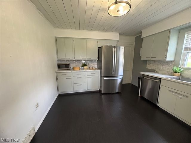 135 Overbaugh Avenue, St Clairsville, OH 43950