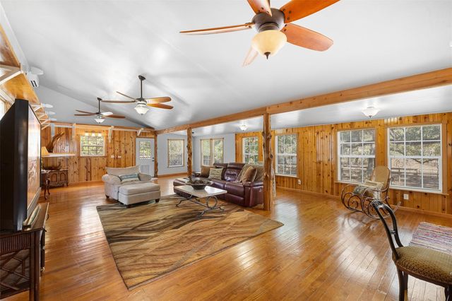 1141 Reeves Road, Garwood, TX 77442