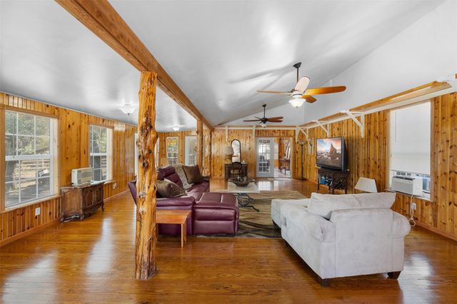 1141 Reeves Road, Garwood, TX 77442