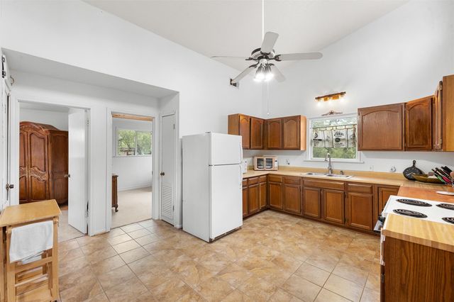 1141 Reeves Road, Garwood, TX 77442