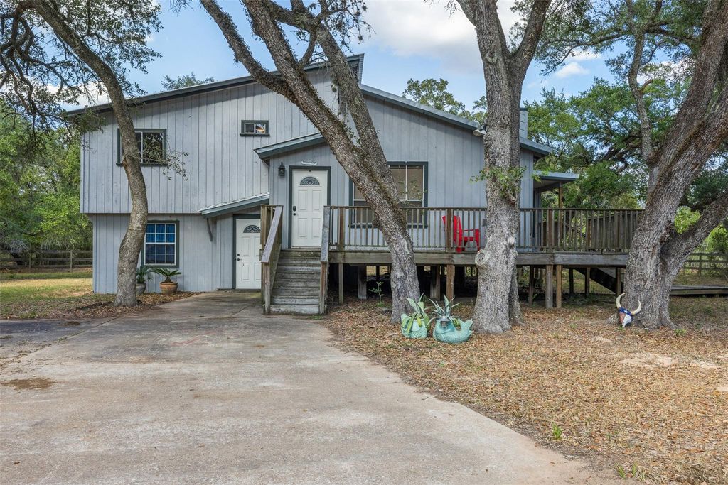 1141 Reeves Road, Garwood, TX 77442