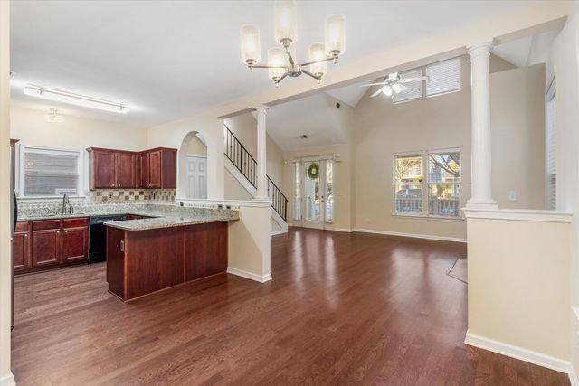 1335 ISLAND PLACE PL E, Memphis, TN 38103