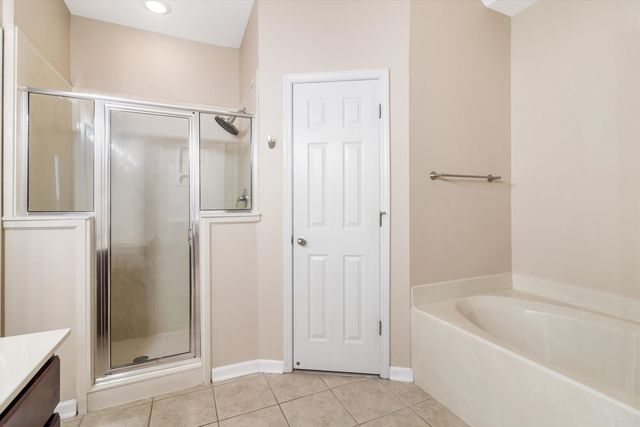 1335 ISLAND PLACE PL E, Memphis, TN 38103