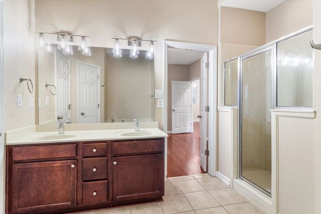 1335 ISLAND PLACE PL E, Memphis, TN 38103