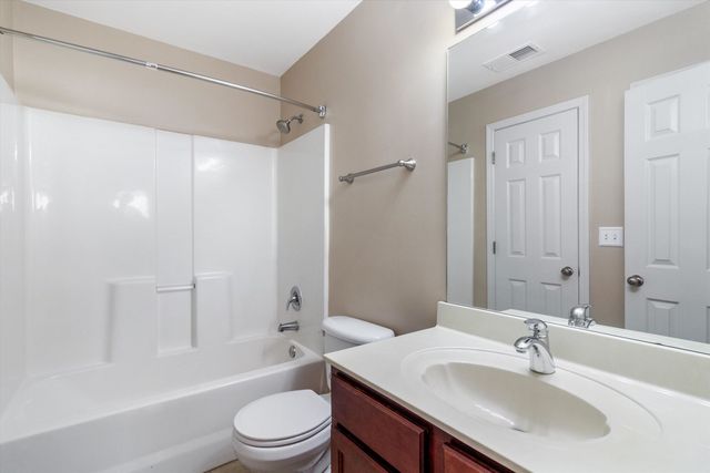 1335 ISLAND PLACE PL E, Memphis, TN 38103