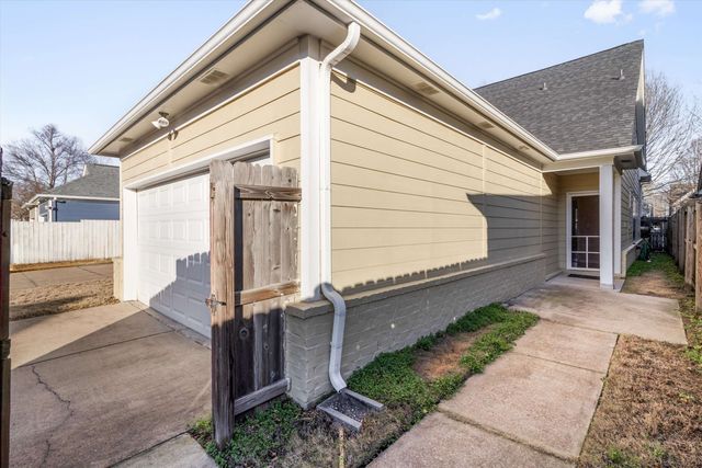 1335 ISLAND PLACE PL E, Memphis, TN 38103