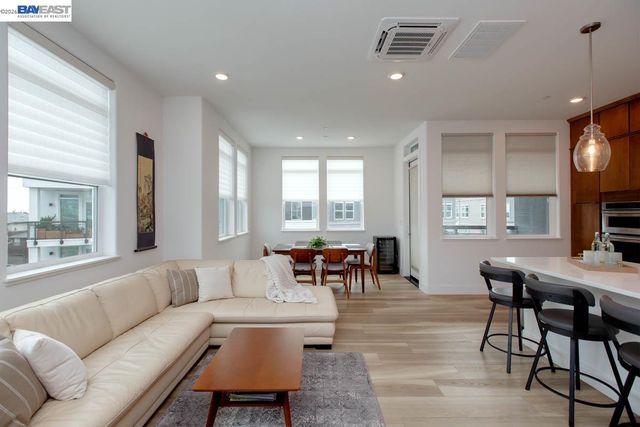 2885 Tradewind Dr, Alameda, CA 94501