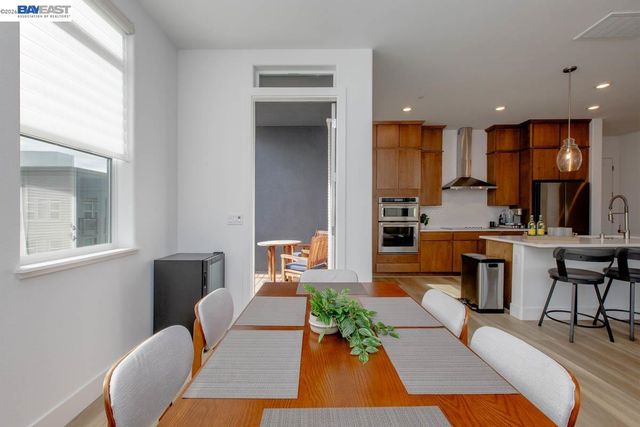 2885 Tradewind Dr, Alameda, CA 94501