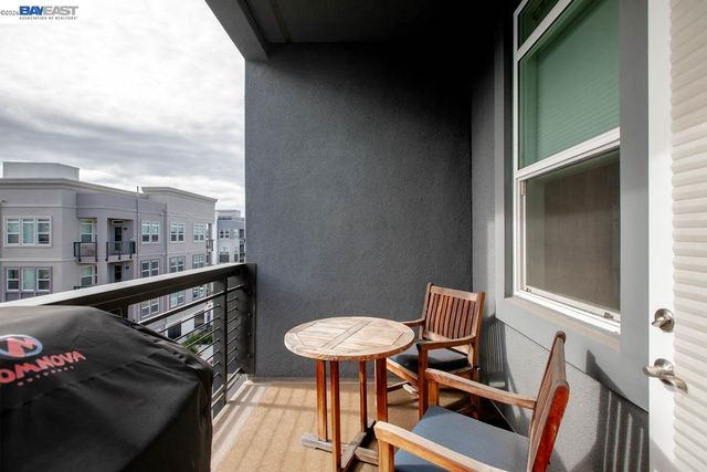 2885 Tradewind Dr, Alameda, CA 94501