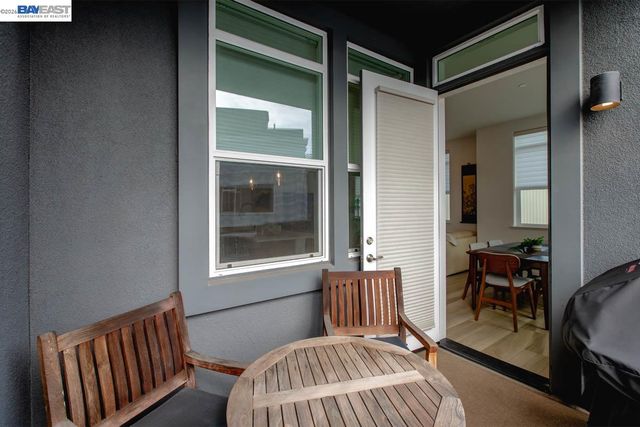 2885 Tradewind Dr, Alameda, CA 94501