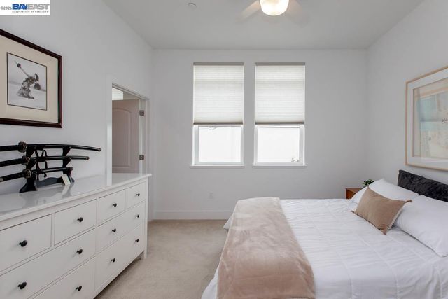 2885 Tradewind Dr, Alameda, CA 94501