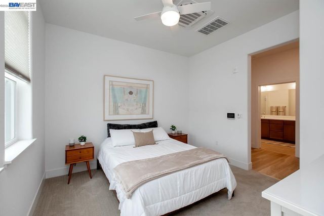 2885 Tradewind Dr, Alameda, CA 94501