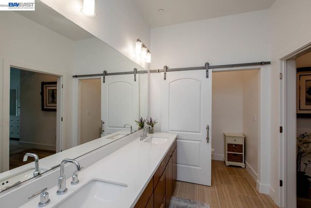 2885 Tradewind Dr, Alameda, CA 94501