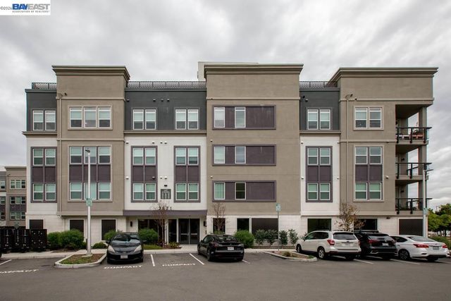 2885 Tradewind Dr, Alameda, CA 94501