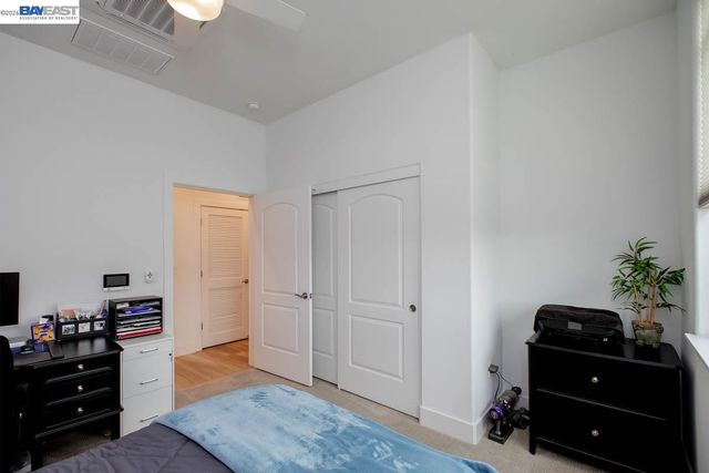 2885 Tradewind Dr, Alameda, CA 94501