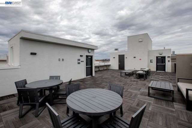 2885 Tradewind Dr, Alameda, CA 94501