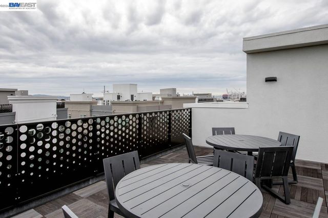 2885 Tradewind Dr, Alameda, CA 94501