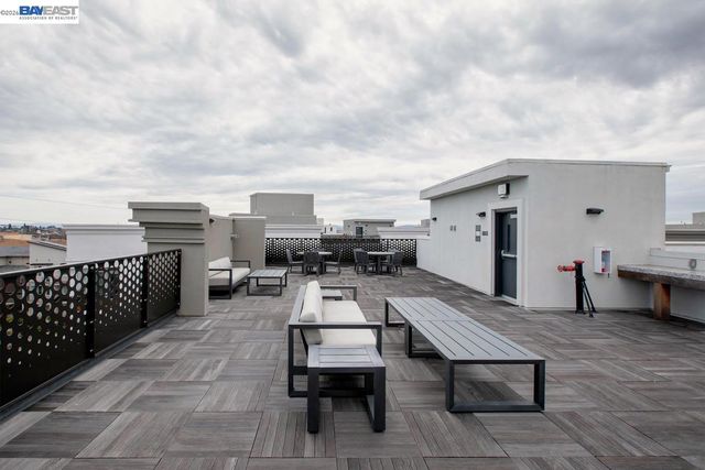 2885 Tradewind Dr, Alameda, CA 94501