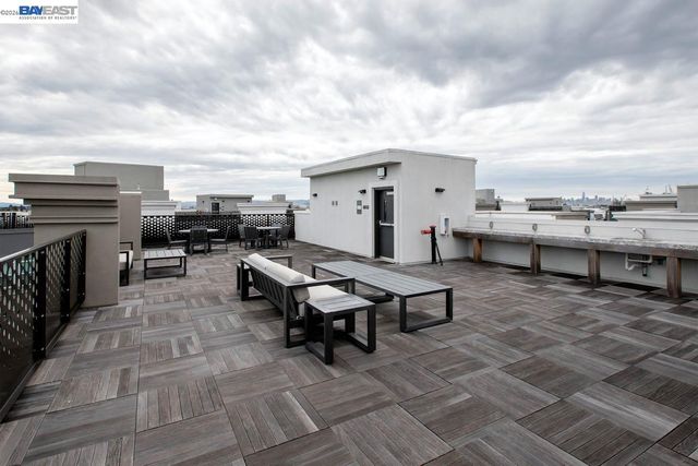 2885 Tradewind Dr, Alameda, CA 94501