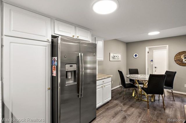 5601 Drake Hollow Drive, West Bloomfield, MI 48322