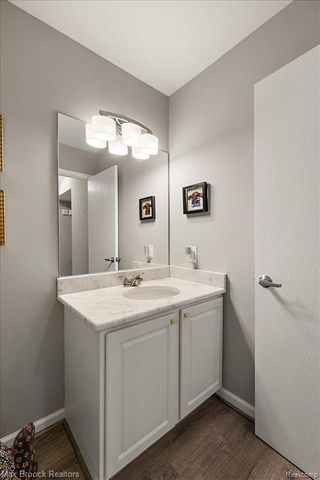 5601 Drake Hollow Drive, West Bloomfield, MI 48322