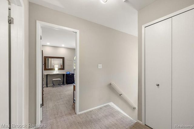 5601 Drake Hollow Drive, West Bloomfield, MI 48322