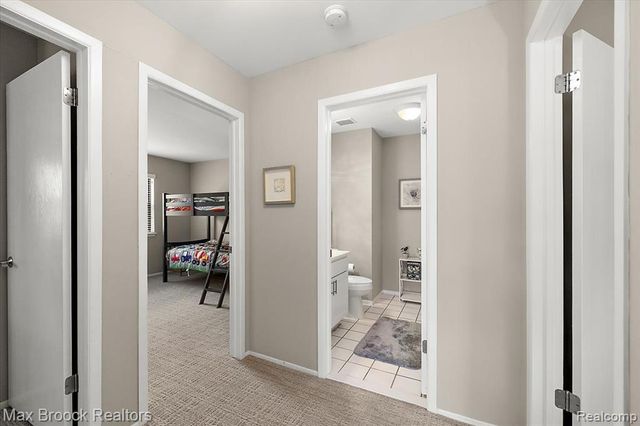 5601 Drake Hollow Drive, West Bloomfield, MI 48322