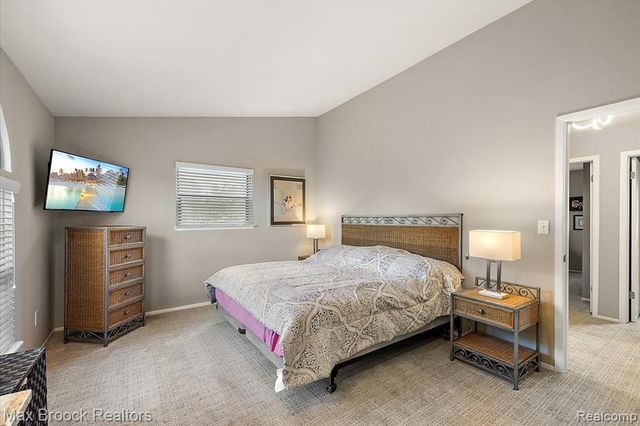 5601 Drake Hollow Drive, West Bloomfield, MI 48322