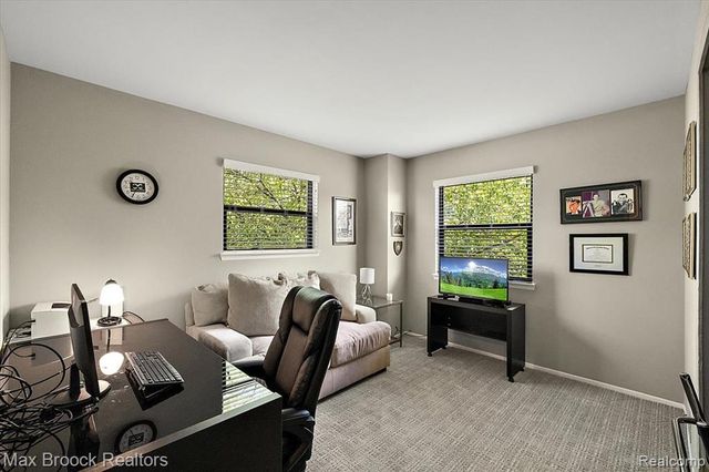 5601 Drake Hollow Drive, West Bloomfield, MI 48322