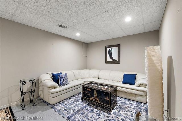 5601 Drake Hollow Drive, West Bloomfield, MI 48322